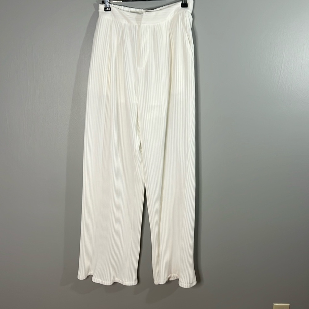 Le Lis Collection Ivory Ultra Wide Leg Pleated Trouser